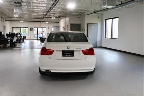 Pearl White 2011 BMW 328 xDrive