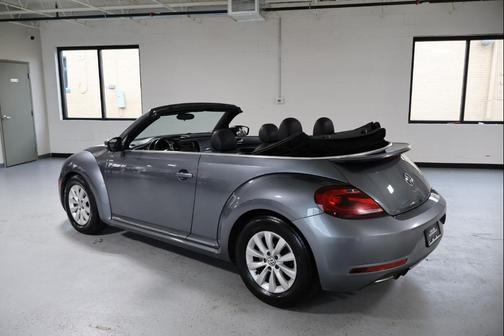 2018 Volkswagen Beetle 2.0T SE