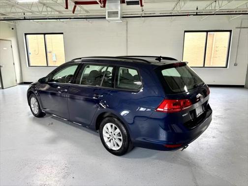 2016 Volkswagen Golf SportWagen TSI S 4-Door