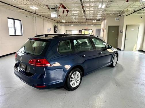 2016 Volkswagen Golf SportWagen TSI S 4-Door
