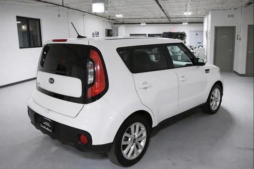 White 2018 Kia Soul +