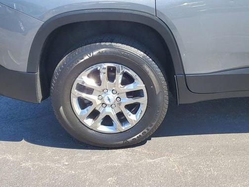 Satin Steel Metallic 2018 Chevrolet Traverse LT Cloth