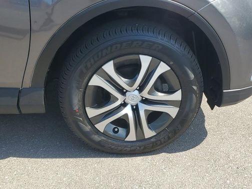 Super White 2016 Toyota RAV4 LE