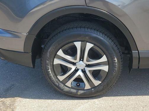 Super White 2016 Toyota RAV4 LE