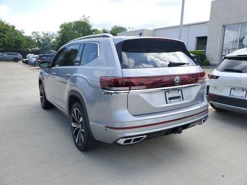 Silver Bird Metallic 2024 Volkswagen Atlas 2.0T SEL Premium R-Line