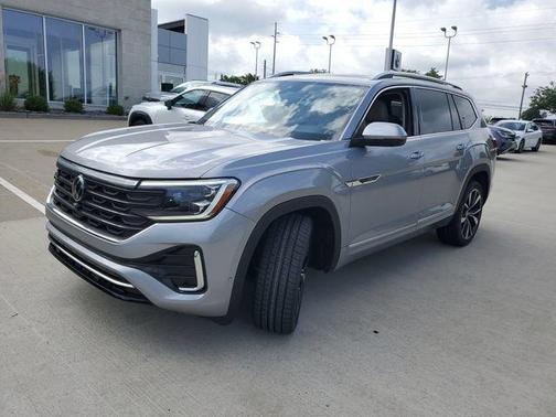 Silver Bird Metallic 2024 Volkswagen Atlas 2.0T SEL Premium R-Line