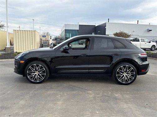 2023 Porsche Macan T