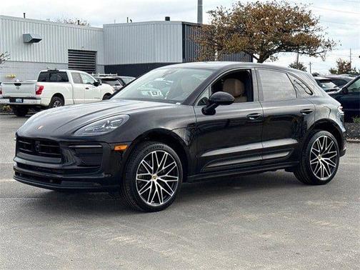2023 Porsche Macan T