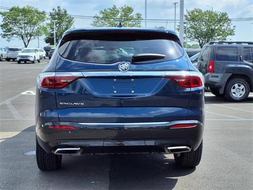 2022 Buick Enclave Essence