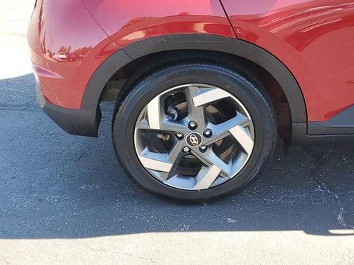 Scarlet Red Pearl 2023 Hyundai VENUE Limited