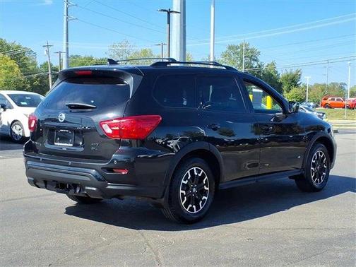 2020 Nissan Pathfinder SL