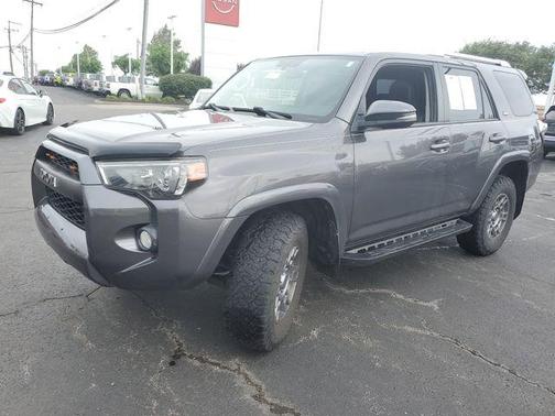Magnetic Gray Metallic 2018 Toyota 4Runner SR5 Premium