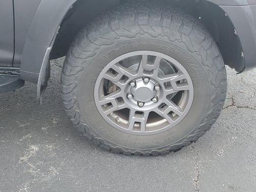 Magnetic Gray Metallic 2018 Toyota 4Runner SR5 Premium