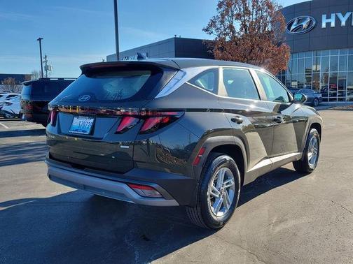 2025 Hyundai TUCSON SE