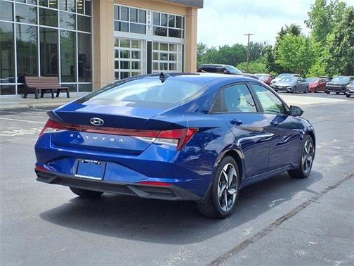 2023 Hyundai ELANTRA SEL