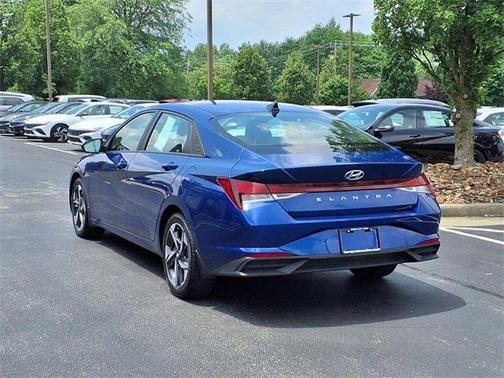 2023 Hyundai ELANTRA SEL