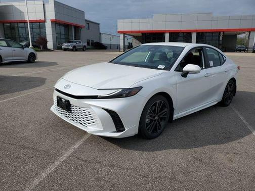 Wind Chill Pearl 2026 Toyota Camry XSE