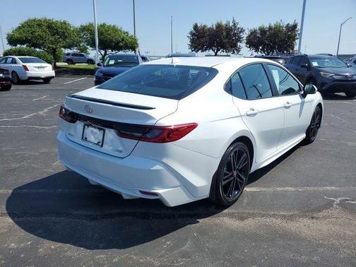 Wind Chill Pearl 2026 Toyota Camry XSE