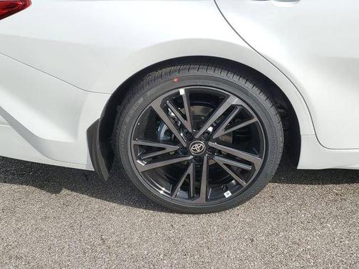Wind Chill Pearl 2026 Toyota Camry XSE
