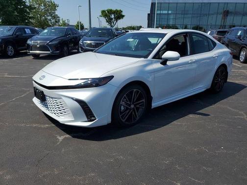 Wind Chill Pearl 2026 Toyota Camry XSE