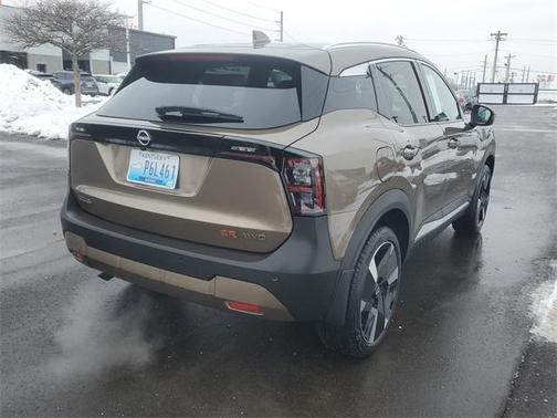 2025 Nissan Kicks SR