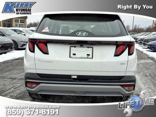 2026 Hyundai TUCSON SE