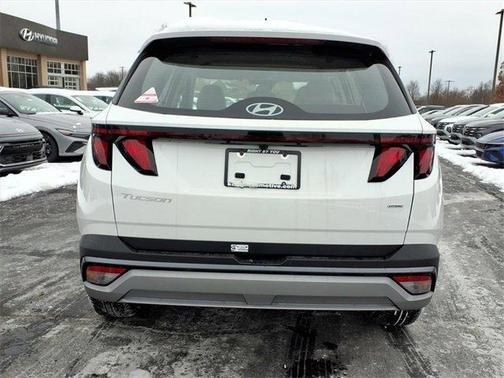 2026 Hyundai TUCSON SE