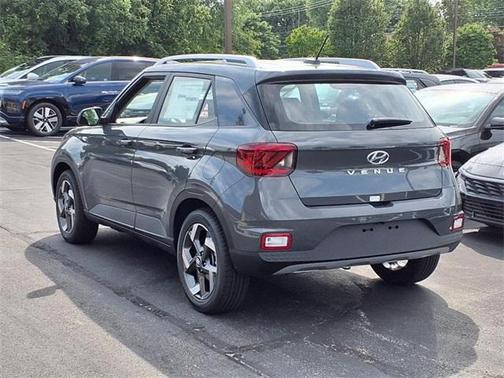 2025 Hyundai VENUE SEL