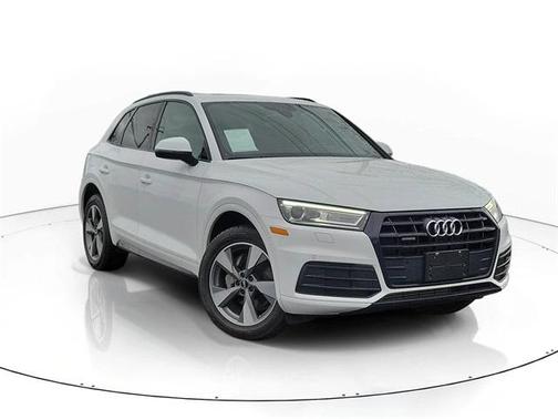 2020 Audi Q5 45 Titanium Premium