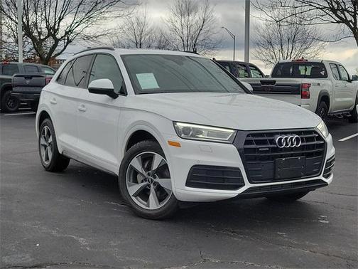 2020 Audi Q5 45 Titanium Premium