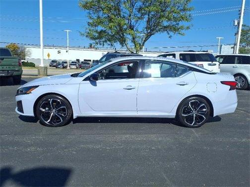 2025 Nissan Altima SR