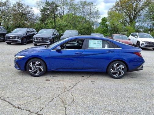 2025 Hyundai ELANTRA SEL Convenience
