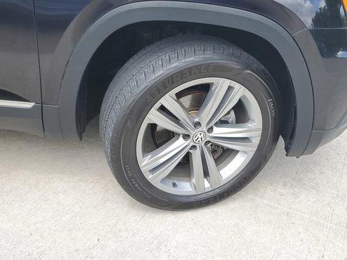 Deep Black Pearl Effect 2019 Volkswagen Atlas 3.6L SEL