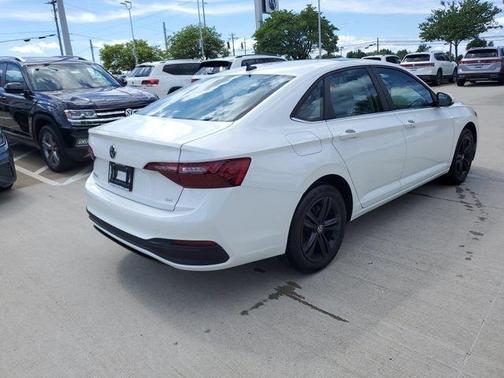 Opal White Pearl Effect 2024 Volkswagen Jetta 1.5T SE