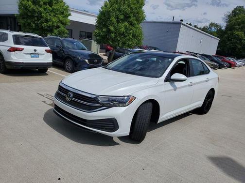 Opal White Pearl Effect 2024 Volkswagen Jetta 1.5T SE