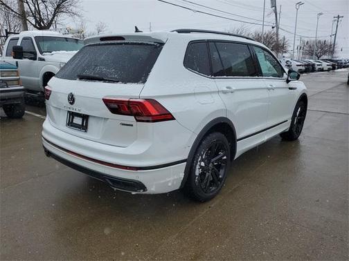 2023 Volkswagen Tiguan 2.0T SE R-Line Black