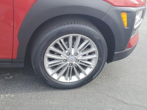 2021 Hyundai KONA SEL Plus