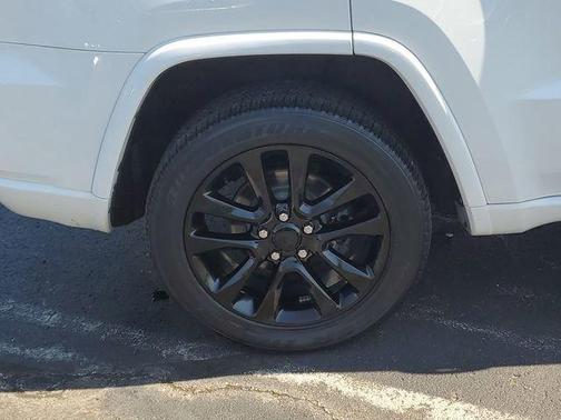 Bright White Clearcoat 2019 Jeep Grand Cherokee Altitude
