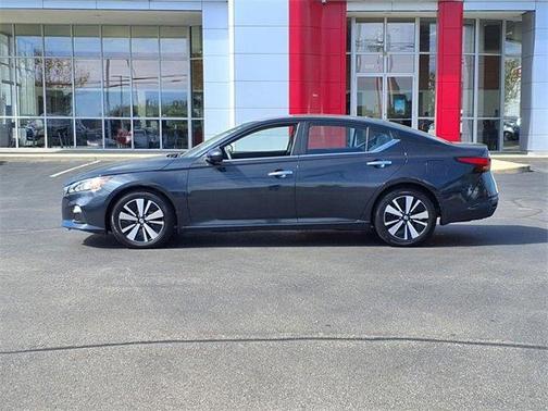 2022 Nissan Altima 2.5 SV
