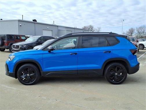 2025 Volkswagen Taos 1.5T SE Black