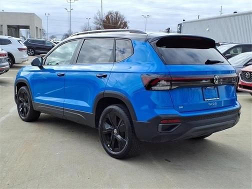 2025 Volkswagen Taos 1.5T SE Black