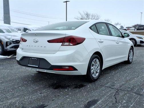 2020 Hyundai ELANTRA SE