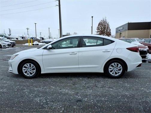 2020 Hyundai ELANTRA SE