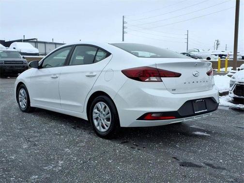 2020 Hyundai ELANTRA SE