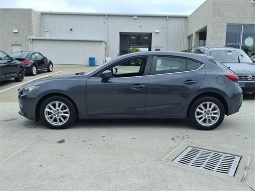 2016 Mazda Mazda3 i Sport
