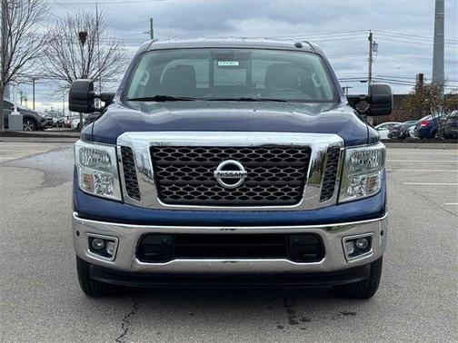 2017 Nissan Titan SV