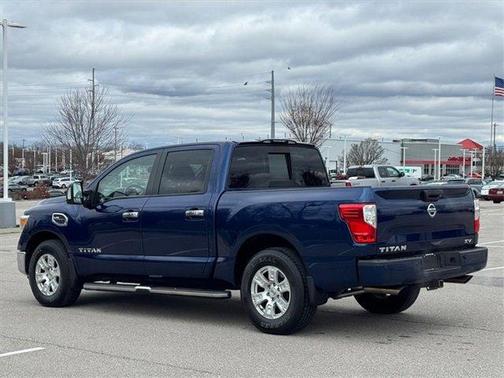 2017 Nissan Titan SV