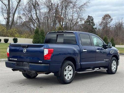 2017 Nissan Titan SV