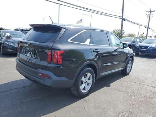Ebony Black 2023 Kia Sorento LX