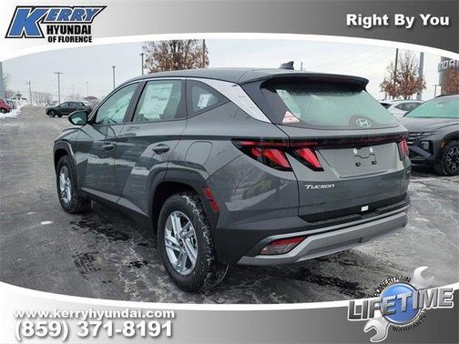 2026 Hyundai TUCSON SE